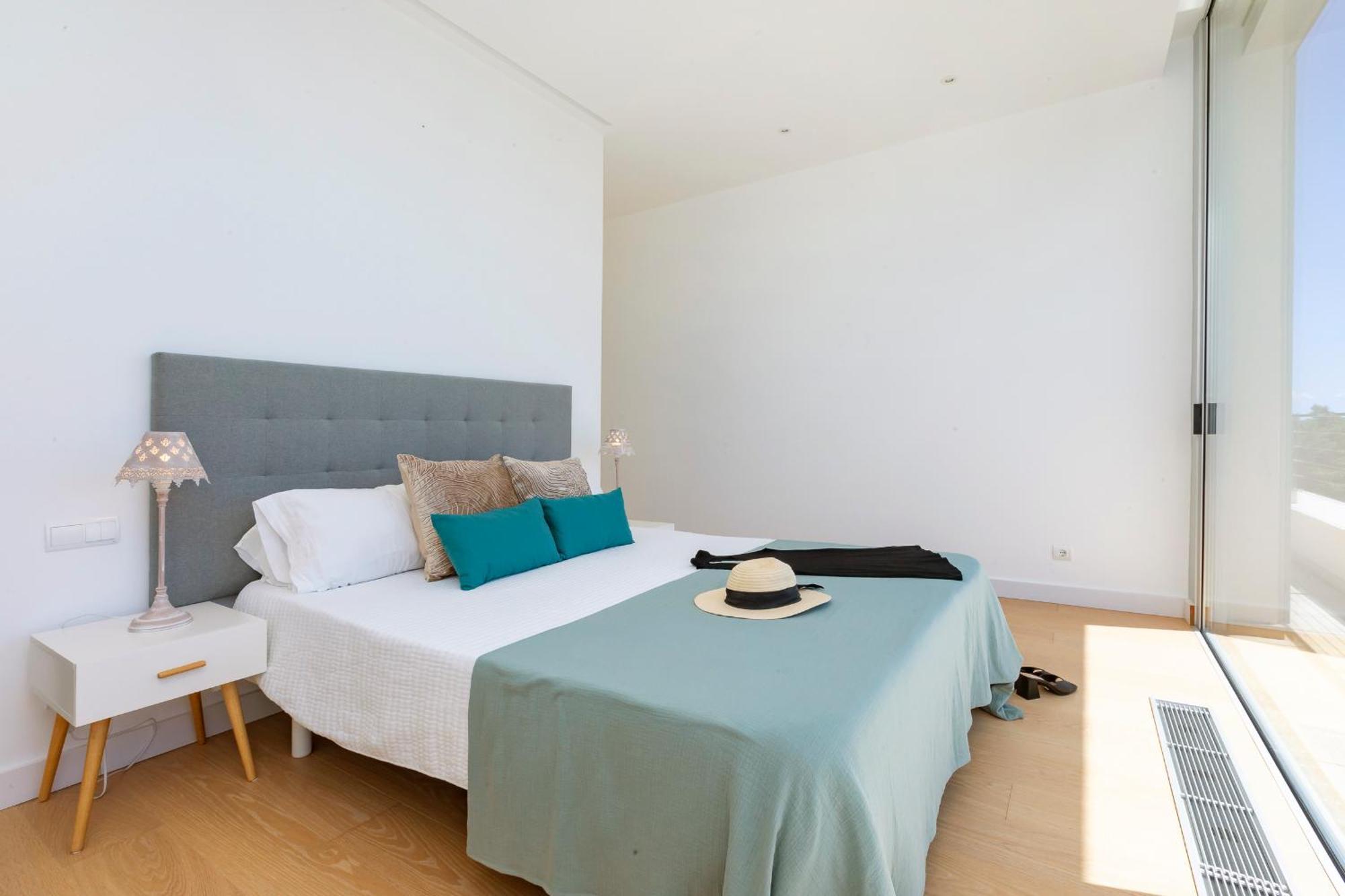In Ibiza Town Sleeps 10 - Vue Pousada Talamanca (Ibiza)