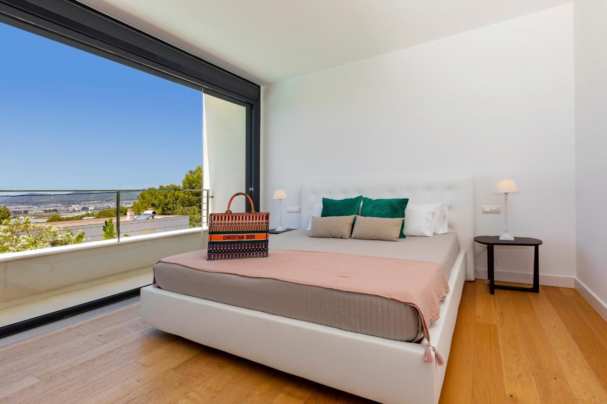 In Ibiza Town Sleeps 10 - Vue Pousada Talamanca (Ibiza)