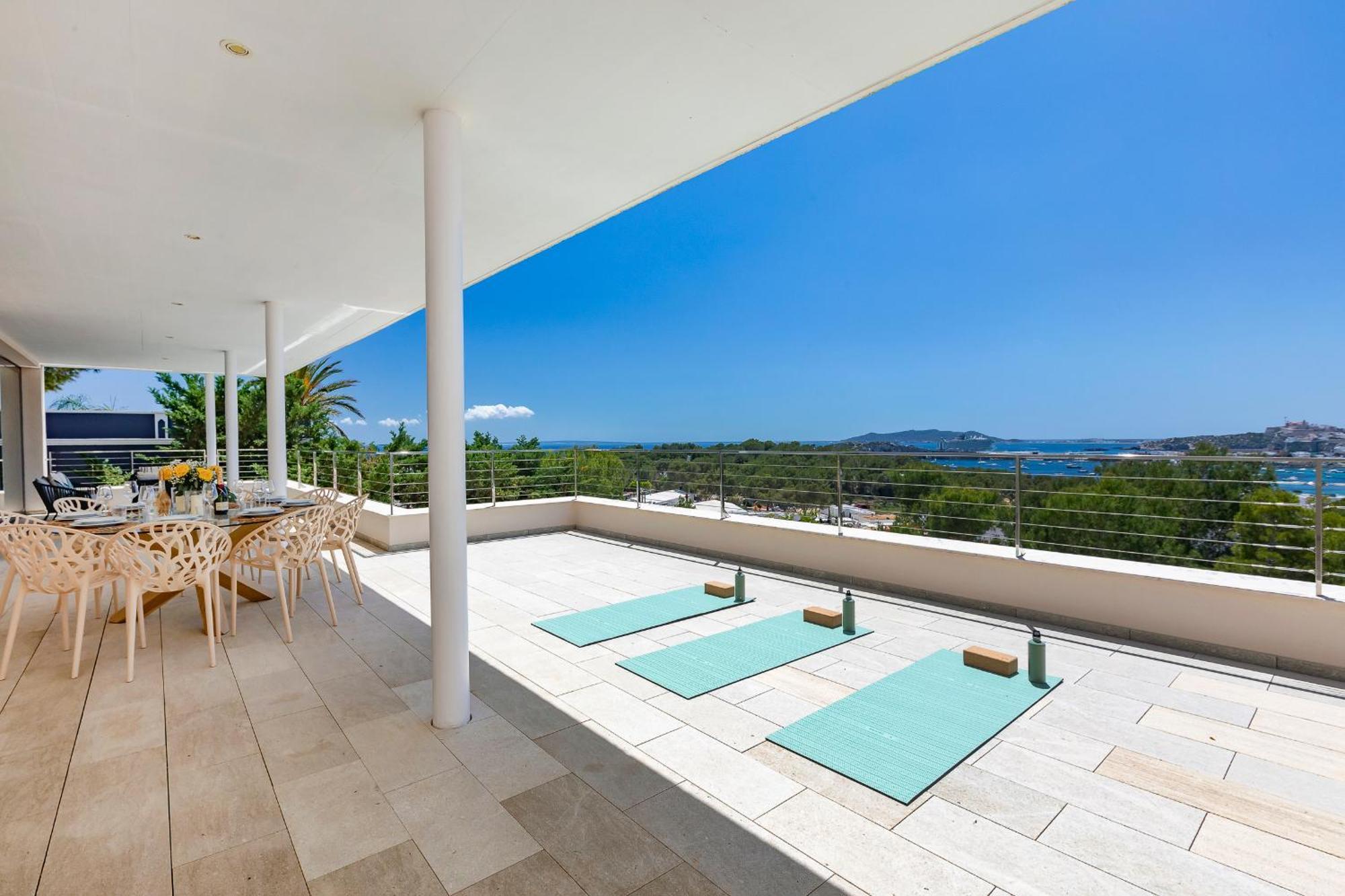 In Ibiza Town Sleeps 10 - Vue Pousada *